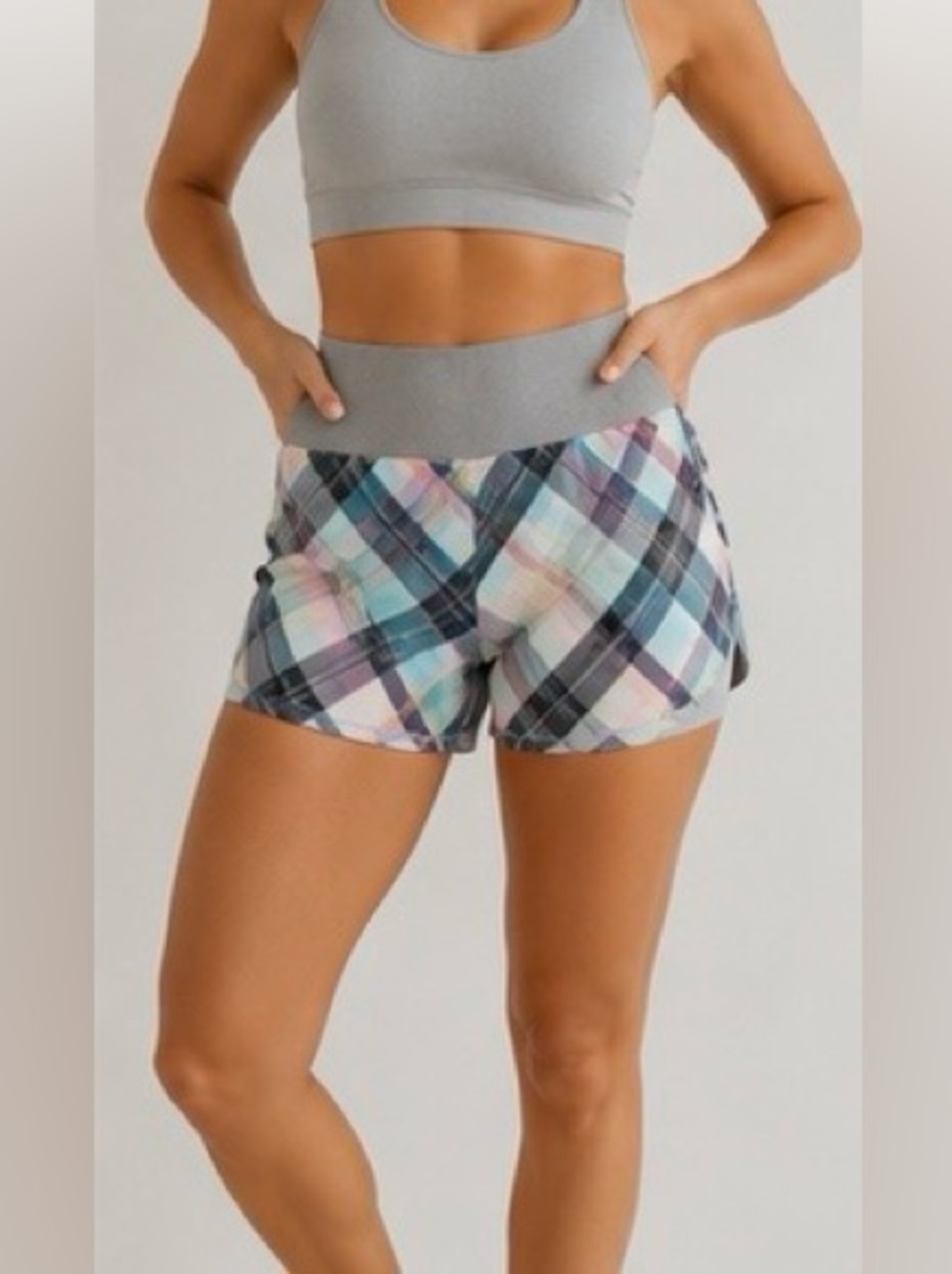 Lululemon Plaid Running Shorts Grey Blue Pink Green – Size 10